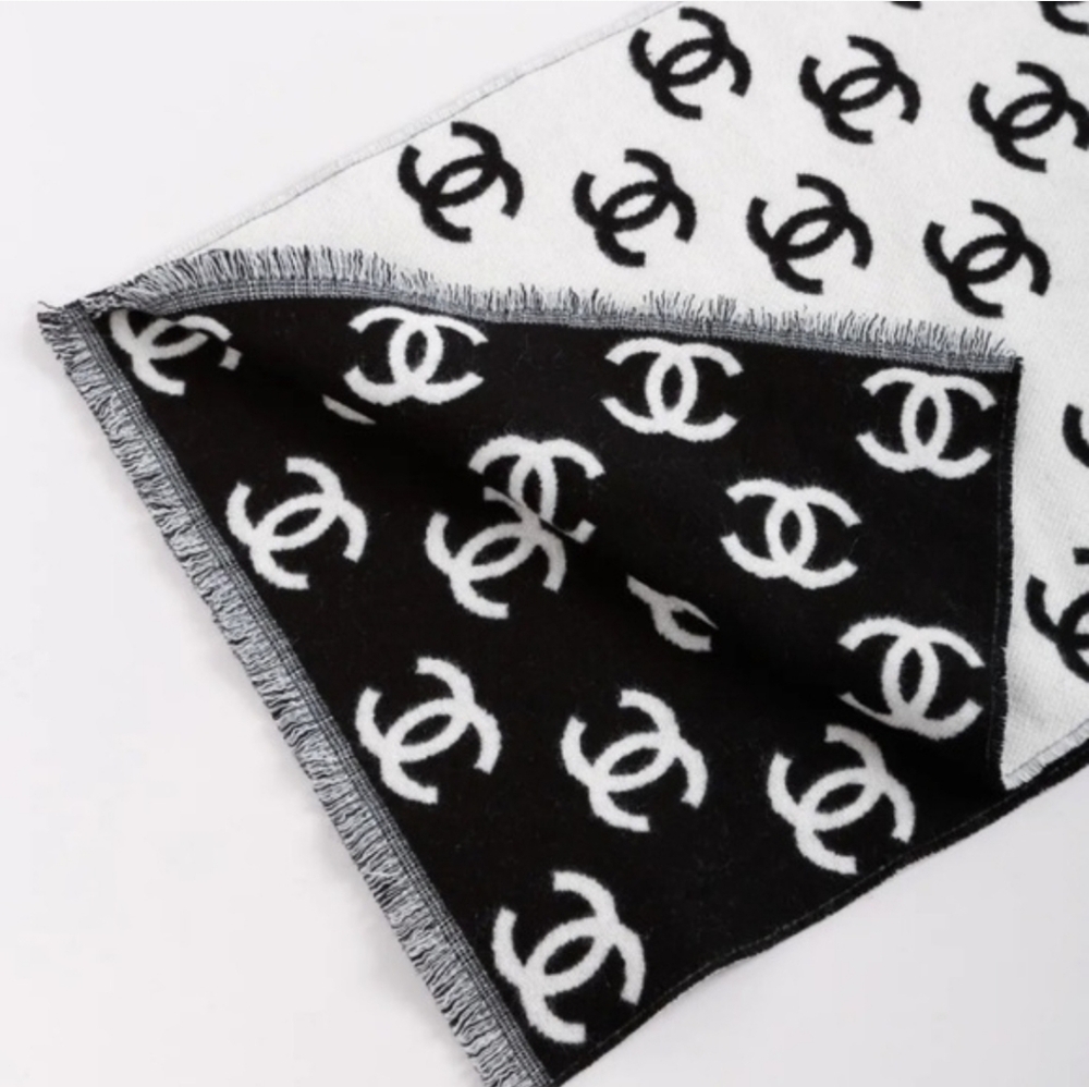 BNIB! Authenticated CHANEL CC Reversible Cashmere & Wool Scarf WRAP BLACK WHITE - Picture 9 of 16